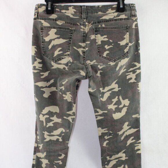 Kut from the Kloth Skinny Camo Jegging Jeans - Picture 10 of 12